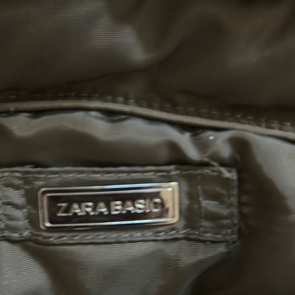 ZARA puffy 30% feather filled winter coat in good condition. No rips or tears. - Picture 5 of 6